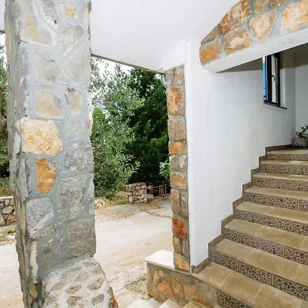 Spacious Apartment With Garden In Starigrad Croatia Apartment