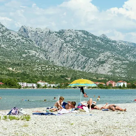 Spacious Apartment With Garden In Starigrad Croatia *