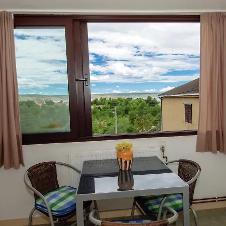 Apartment Spacious Apartment With Garden In Starigrad Croatia