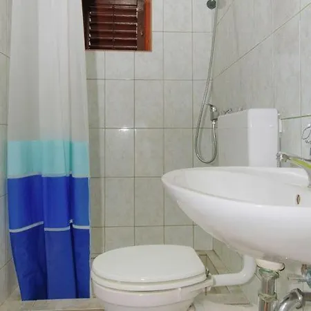 Апартаменты Spacious Apartment With Garden In Starigrad Croatia *